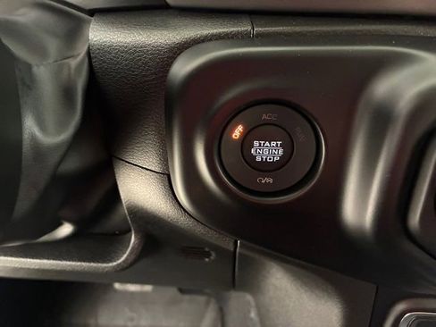 Used 2023 Jeep Gladiator Willys image 24