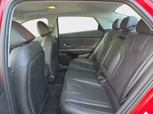 Used 2022 Hyundai Elantra Limited FWD image 16