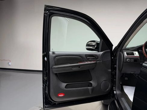 Used 2008 Cadillac Escalade AWD image 26