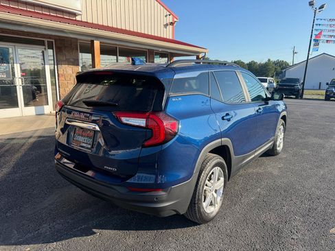 Used 2022 GMC Terrain SLE w/ Driver Convenience Package AWD/4WD image 4