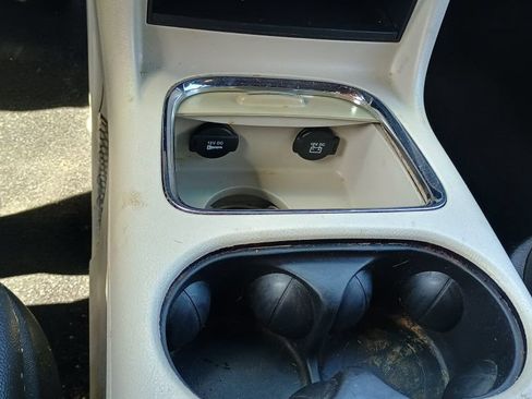 Used 2019 Dodge Grand Caravan SXT FWD image 15