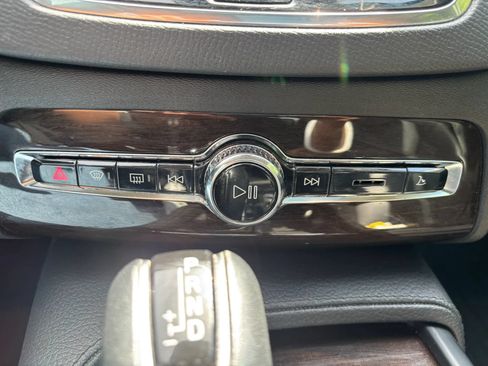 Used 2016 Volvo XC90 T6 Momentum AWD/4WD image 30