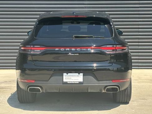 Certified 2021 Porsche Macan image 6