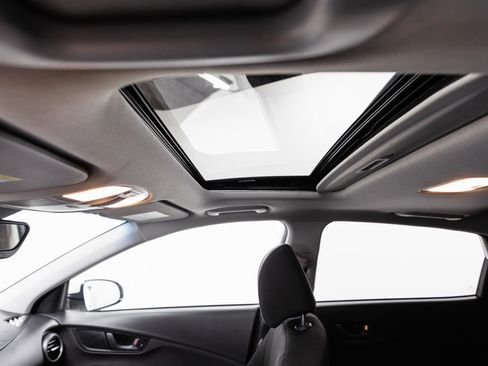 Used 2021 Hyundai Kona SEL Plus image 5