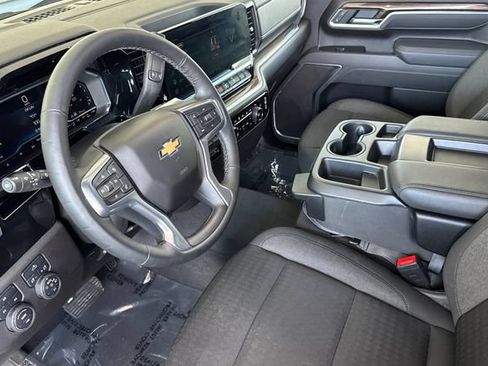 Used 2025 Chevrolet Silverado 2500 LT w/ Convenience Package AWD/4WD image 10
