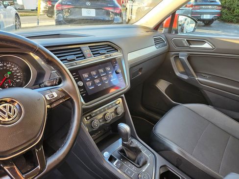 Used 2018 Volkswagen Tiguan SE image 8