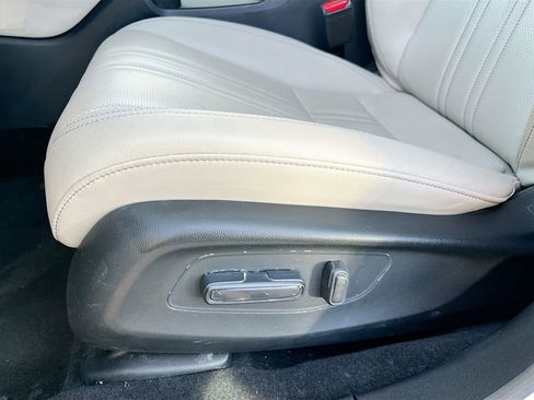 Used 2024 Honda HR-V EX-L image 18