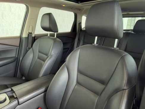 Used 2022 Nissan Rogue SL AWD/4WD image 2