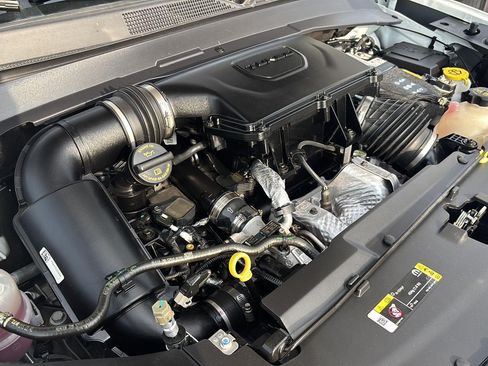 Used 2025 Jeep Compass Trailhawk AWD/4WD image 33