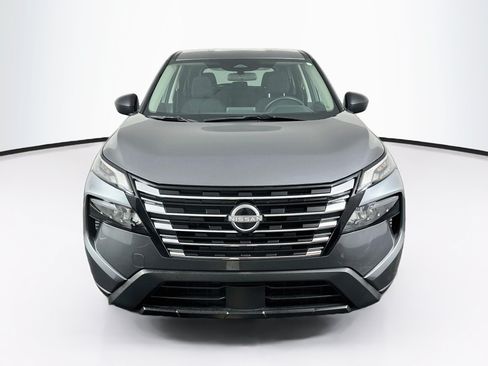 Used 2025 Nissan Rogue S FWD image 2