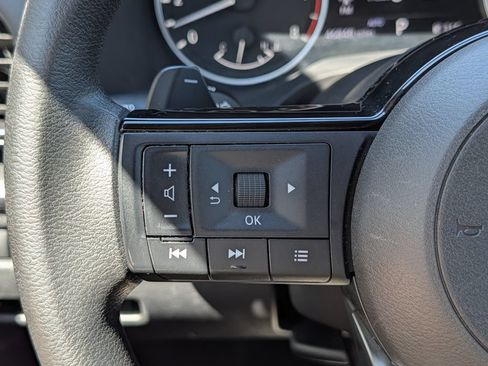Used 2022 Nissan Rogue SV AWD/4WD image 23