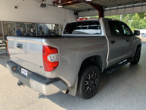 Used 2019 Toyota Tundra SR5 w/ SR5 Upgrade Package AWD/4WD image 12