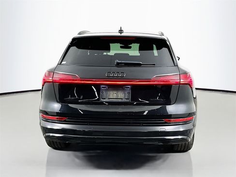 Used 2022 Audi e-tron Premium Plus w/ Premium Plus Package image 6