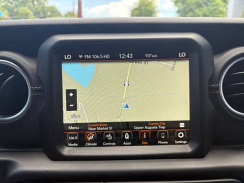 Used 2021 Jeep Wrangler Unlimited Sahara w/ Cold Weather Group AWD/4WD image 23