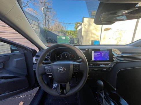 Used 2025 Toyota Camry LE image 29