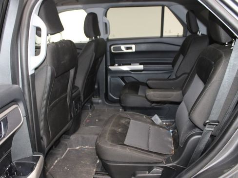 Used 2024 Ford Explorer XLT RWD image 18