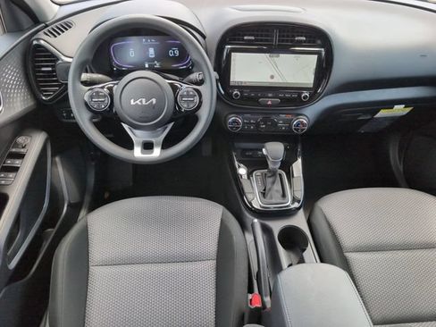 Used 2025 Kia Soul S FWD image 27