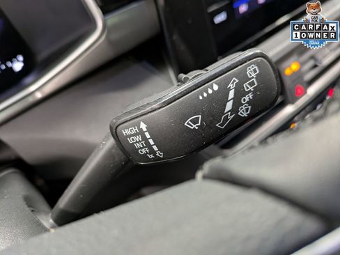 Used 2025 Volkswagen Taos SE image 20