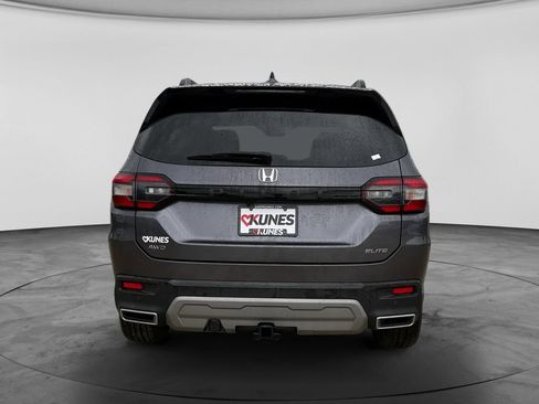 Used 2025 Honda Pilot Elite image 9