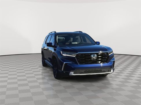 New 2025 Honda Pilot Touring image 3