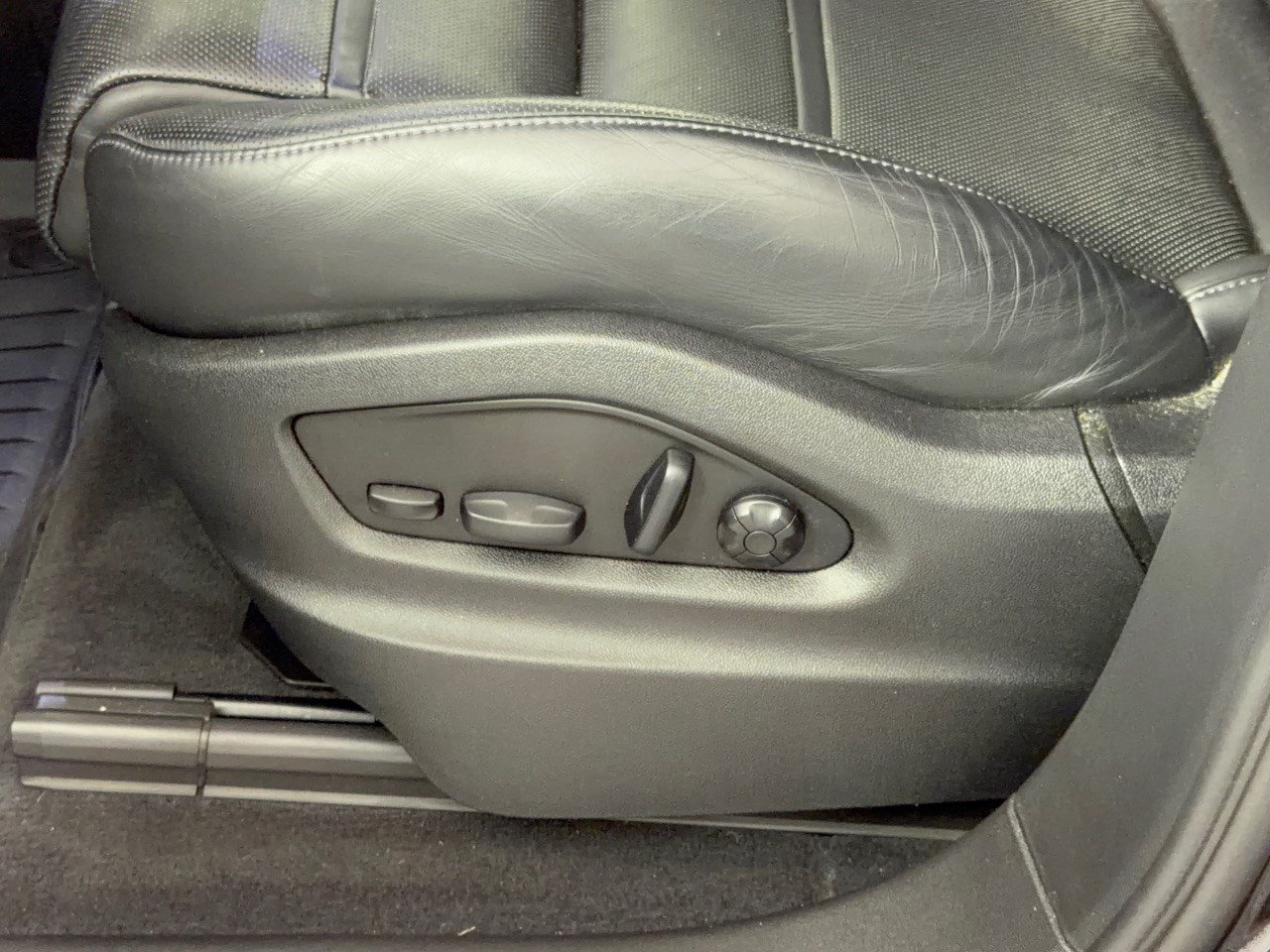 Certified 2023 Porsche Cayenne AWD/4WD image 16