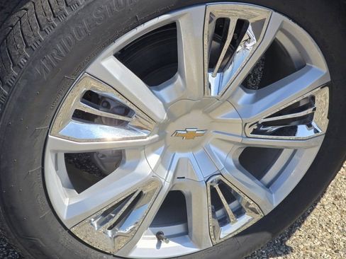 Used 2024 Chevrolet Tahoe High Country AWD/4WD image 14
