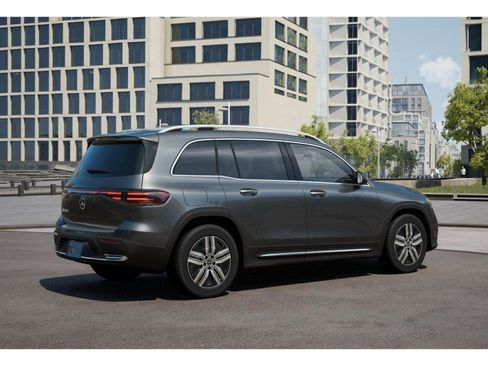 Used 2025 Mercedes-Benz EQB 250+ image 19