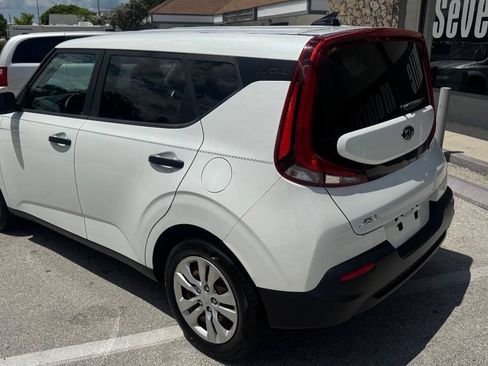 Used 2020 Kia Soul LX FWD image 7