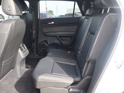 Used 2023 Volkswagen Atlas Cross Sport SE FWD image 11