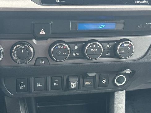 Certified 2022 Toyota Tacoma TRD Off-Road image 24