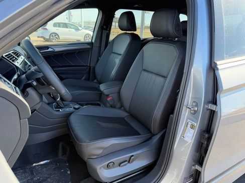 New 2024 Volkswagen Tiguan SE R-Line image 8