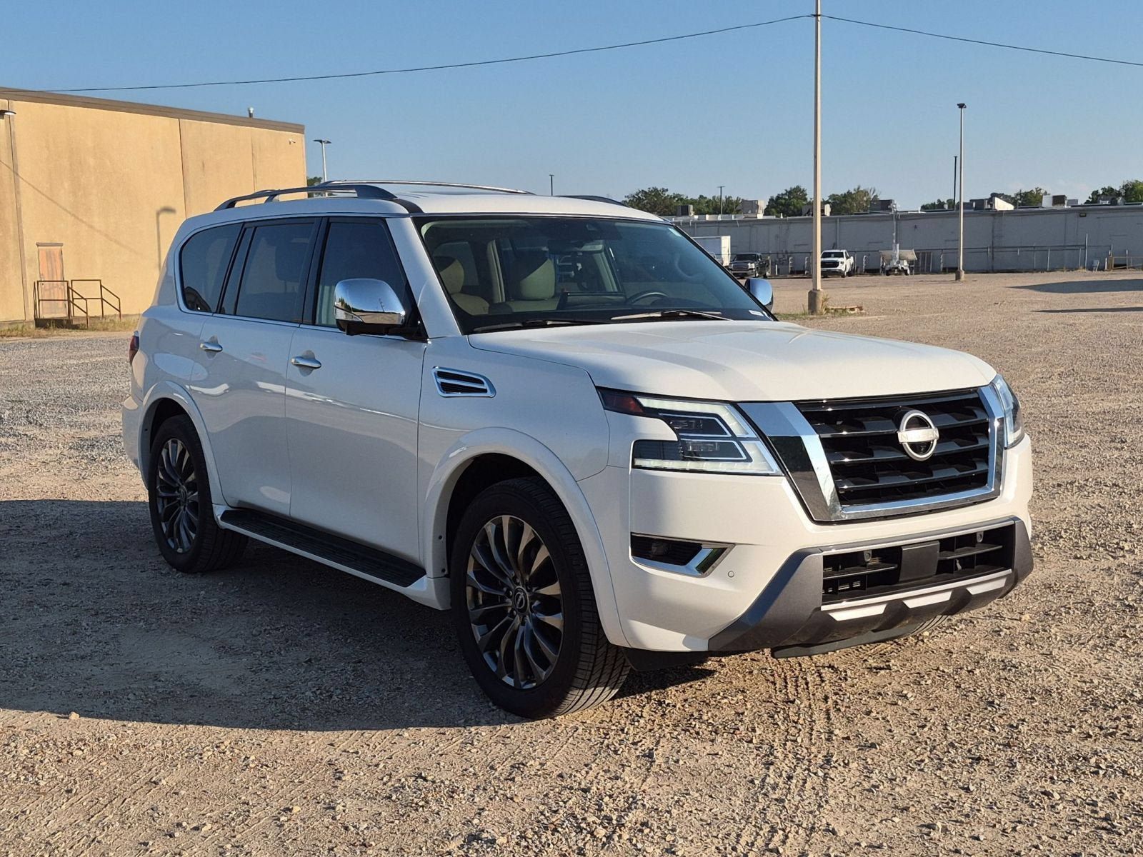 Used 2024 Nissan Armada Platinum w/ Captain's Chairs Package RWD image 8