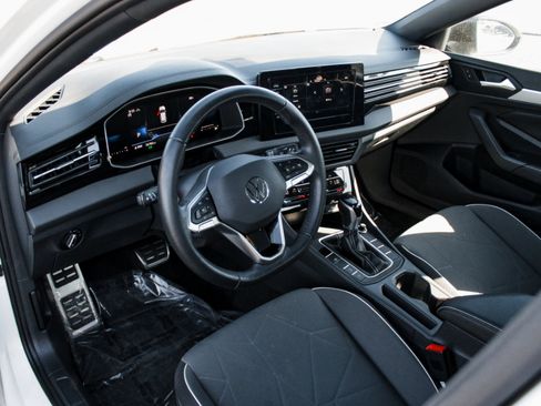 Used 2025 Volkswagen Jetta Sport FWD image 8