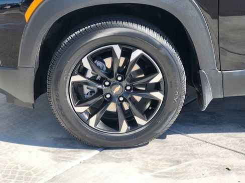 Used 2022 Chevrolet TrailBlazer LT w/ Convenience Package AWD/4WD image 9