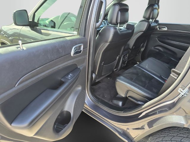 Used 2018 Jeep Grand Cherokee Altitude AWD/4WD image 17