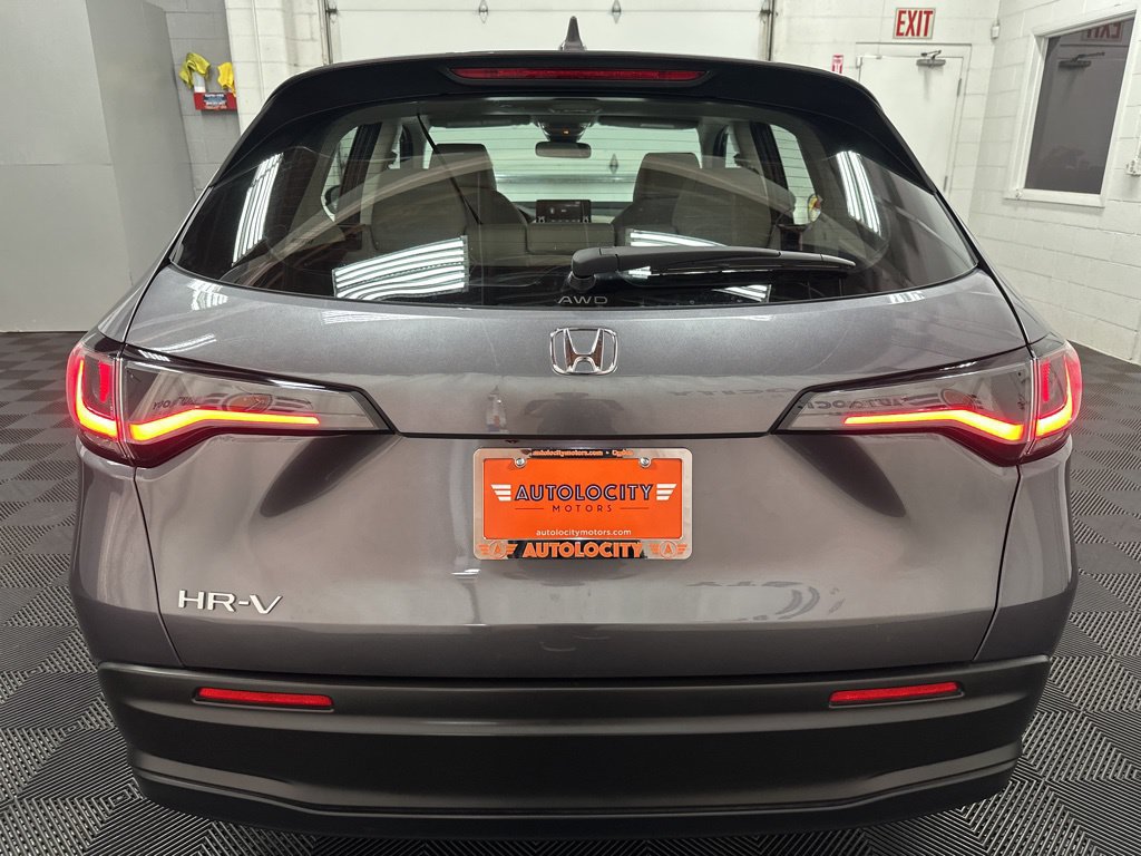 Used 2024 Honda HR-V LX image 9