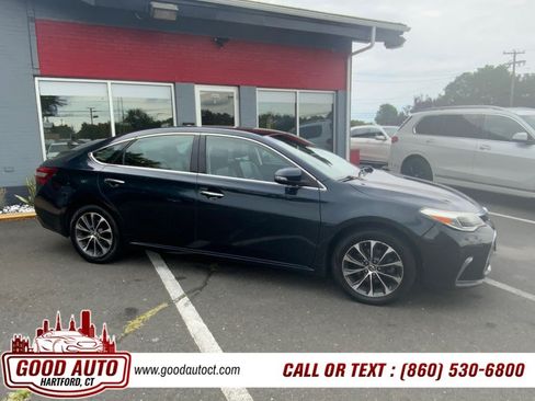 Used 2018 Toyota Avalon XLE FWD image 4