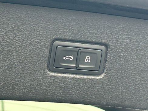 Used 2017 Audi Q7 3.0T Premium Plus w/ Premium Plus Package image 36