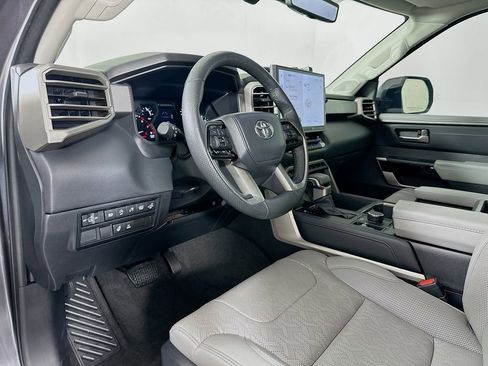 Used 2023 Toyota Tundra Limited image 9