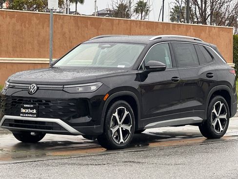 New 2026 Volkswagen Tiguan SE image 8