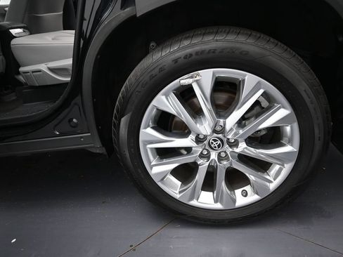 Used 2023 Toyota Highlander Limited AWD/4WD image 40