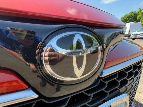 Used 2019 Toyota Corolla XSE FWD image 12