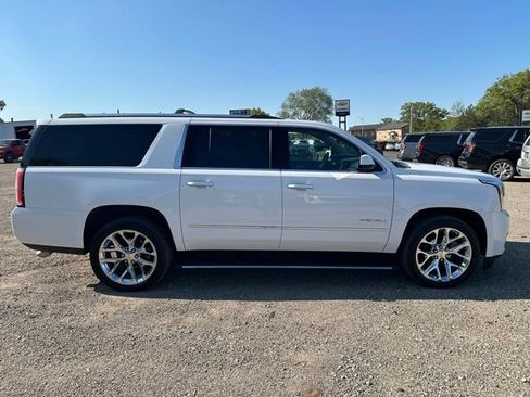 Used 2020 GMC Yukon XL Denali w/ Denali Ultimate Package AWD/4WD image 9