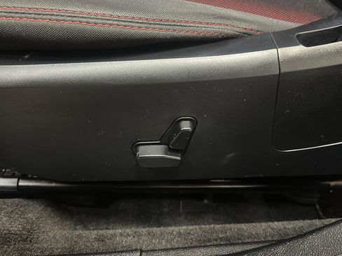 Used 2011 Dodge Avenger Heat FWD image 16