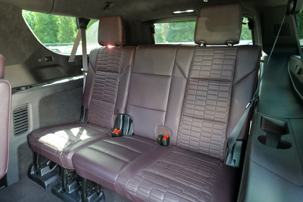 Used 2024 Cadillac Escalade ESV Premium Luxury Platinum AWD/4WD image 32