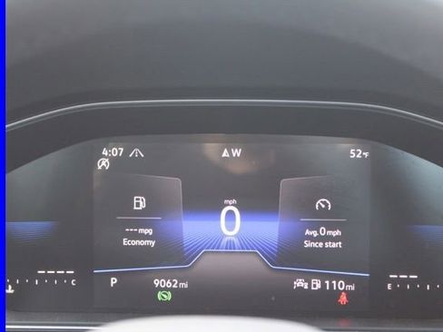 Used 2025 Volkswagen Jetta SE w/ Sunroof Package image 31