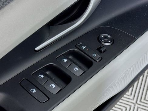 New 2026 Hyundai Elantra Limited FWD image 30