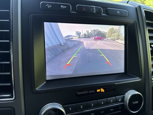 Used 2021 Ford Expedition XLT AWD/4WD image 23