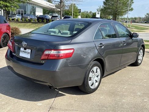 Used 2009 Toyota Camry LE FWD image 3