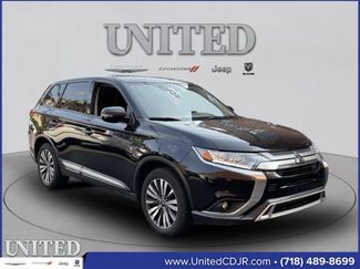 Used 2020 Mitsubishi Outlander SE video 1